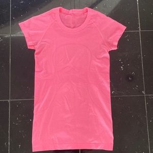 Lululemon Swiftly Tech athletic tee